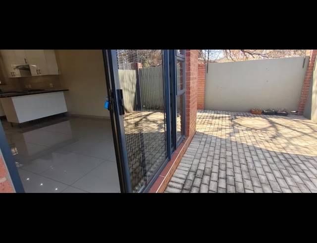 2 BEDROOM PROPERTY TO RENT IN DIE BULT